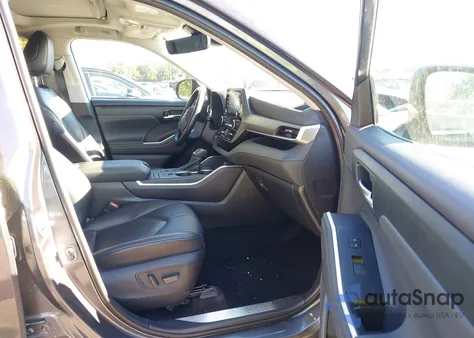2021 Toyota Highlander Xle z USA, uszkodzony, nr VIN 5TDGZRBH1MS551729
